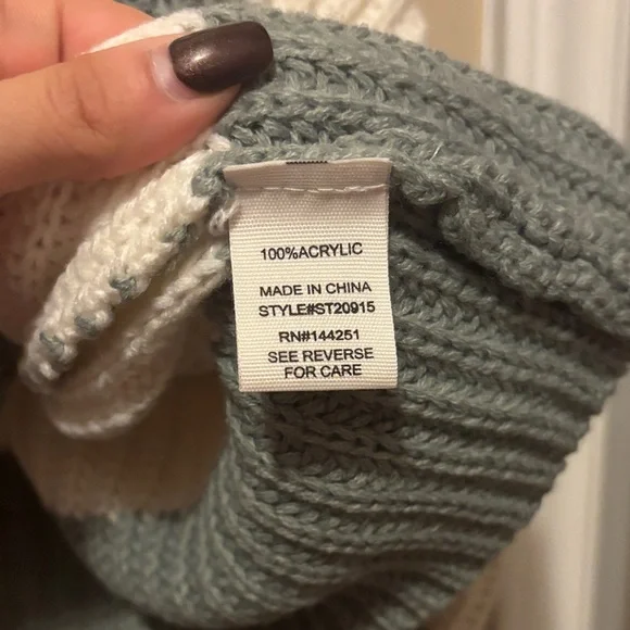 NWT Jessica Simpson Sage Green and Cream Striped Longer Crop Sweater - Picture 3 of 3